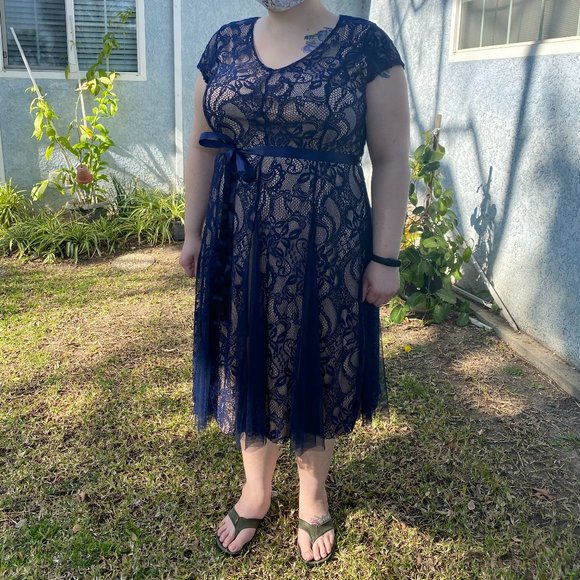 NWOT Beautiful Blue Lace Midi Dress - Picture 1 of 9